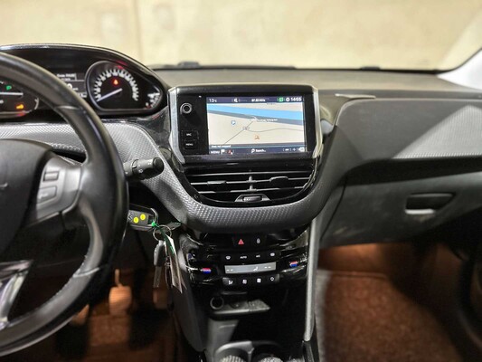 Peugeot 2008 1.2 PureTech Allure 110pk 2018 (Origineel-NL), RL-527-Z