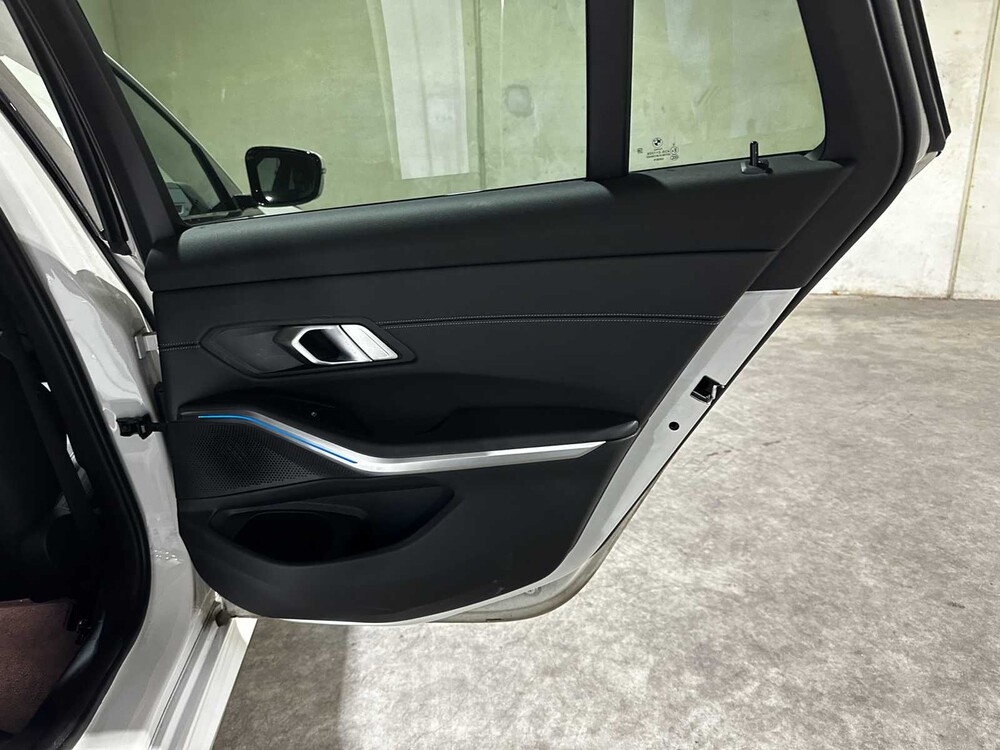 BMW 320e Touring Business Edition Plus M-Sport 204 PS 2022 (Original-NL + 1. Besitzer) 3er, P-991-JH
