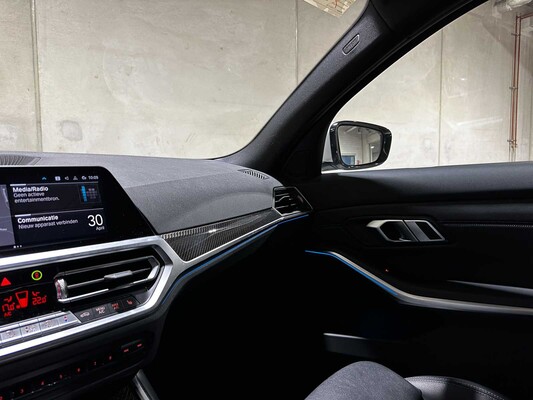 BMW 320e Touring Business Edition Plus M-Sport 204pk 2022 (Origineel-NL + 1e Eigenaar) 3-Serie, P-991-JH