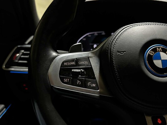 BMW 320e Touring Business Edition Plus M-Sport 204pk 2022 (Origineel-NL + 1e Eigenaar) 3-Serie, P-991-JH