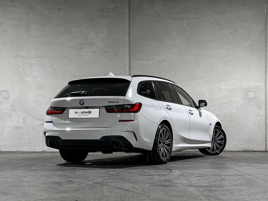 BMW 320e Touring Business Edition Plus M-Sport 204pk 2022 (Origineel-NL + 1e Eigenaar) 3-Serie, P-991-JH