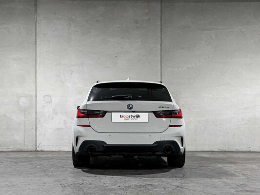 BMW 320e Touring Business Edition Plus M-Sport 204pk 2022 (Origineel-NL + 1e Eigenaar) 3-Serie, P-991-JH