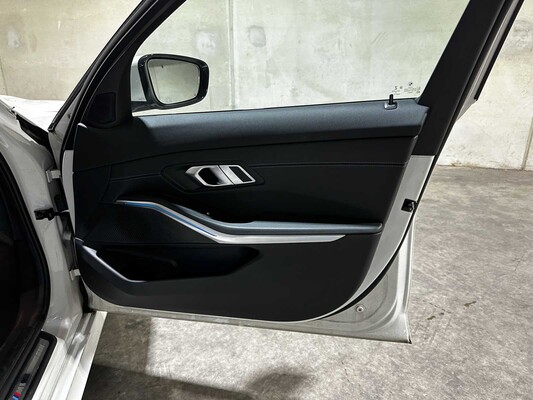 BMW 320e Touring Business Edition Plus M-Sport 204pk 2022 (Origineel-NL + 1e Eigenaar) 3-Serie, P-991-JH