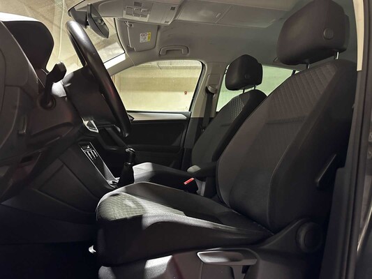 Volkswagen Tiguan 1.5 TSI Comfortline Business 131pk 2019 (Origineel-NL + 1e Eigenaar), G-706-KF