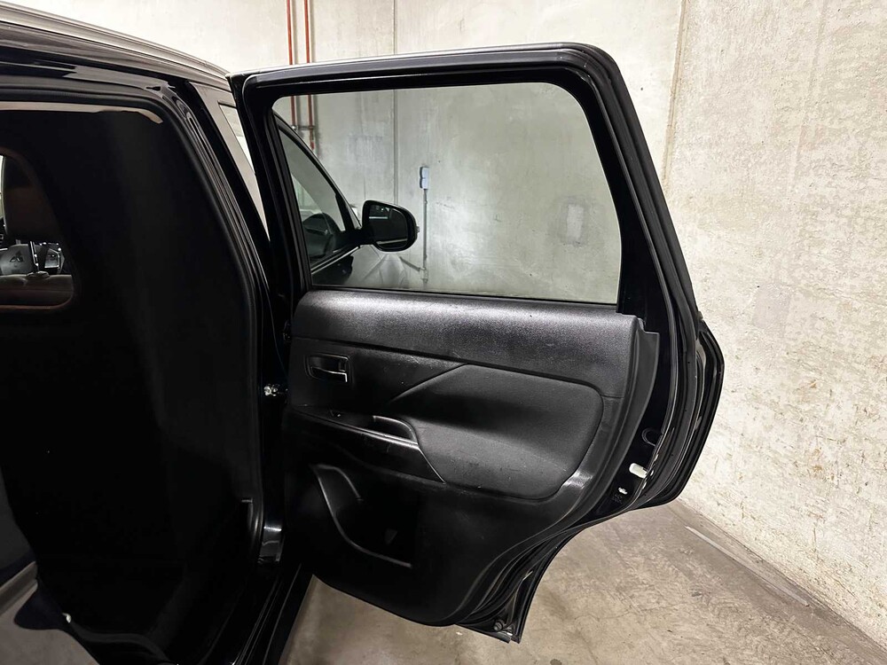 Mitsubishi Outlander 150pk 2016 (Origineel-NL), VZ-564-V