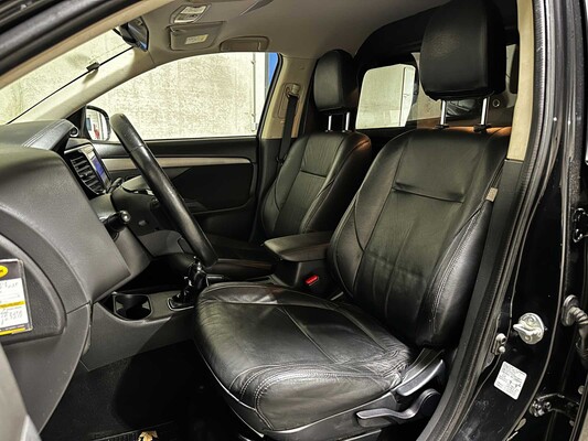 Mitsubishi Outlander 150pk 2016 (Origineel-NL), VZ-564-V
