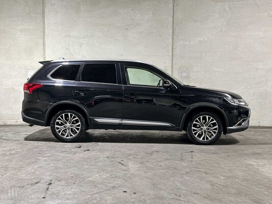 Mitsubishi Outlander 150pk 2016 (Origineel-NL), VZ-564-V