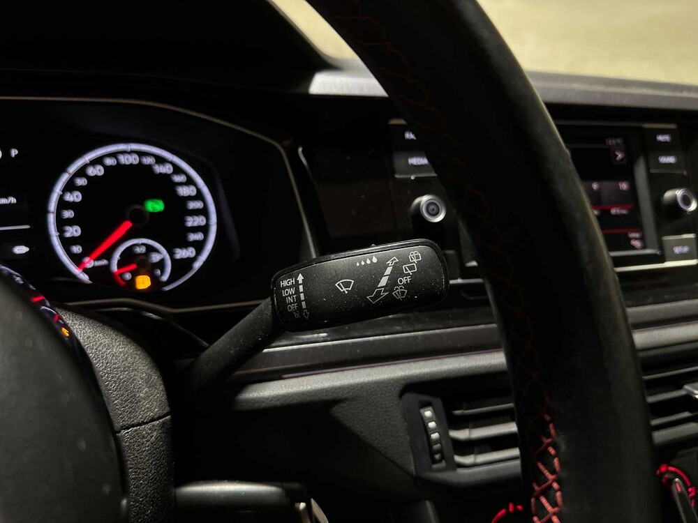 Volkswagen Polo GTI 2.0 TSI 200pk 2019, S-110-LZ
