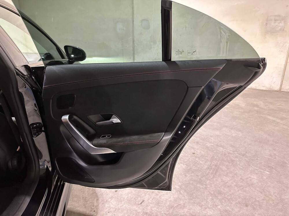 Mercedes-Benz - CLA-klasse - CLA180 d Launch Edition Premium - Personenauto