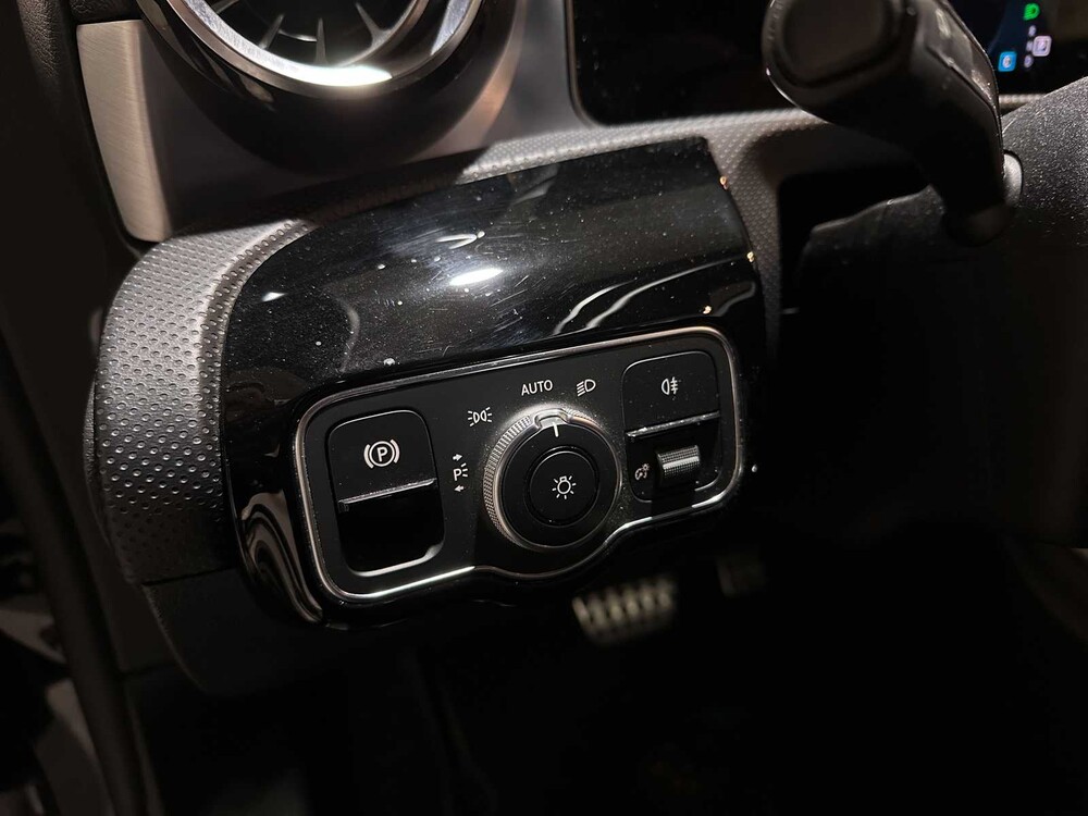 Mercedes-Benz - CLA-klasse - CLA180 d Launch Edition Premium - Personenauto