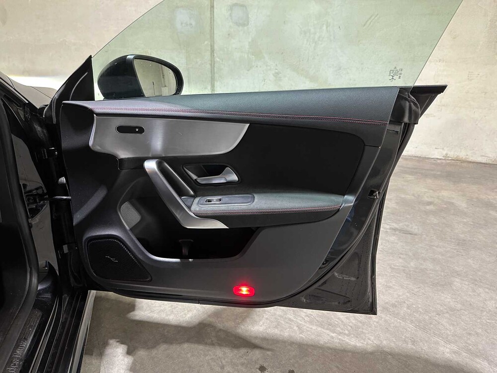 Mercedes-Benz - CLA-klasse - CLA180 d Launch Edition Premium - Personenauto