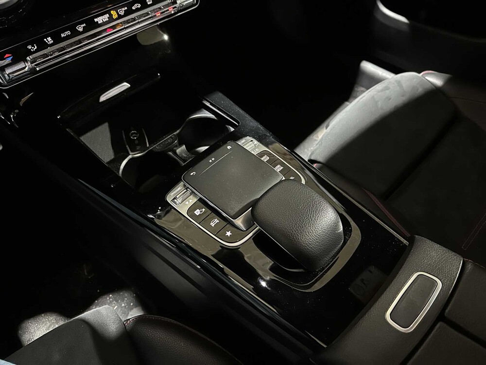 Mercedes-Benz - CLA-klasse - CLA180 d Launch Edition Premium - Personenauto