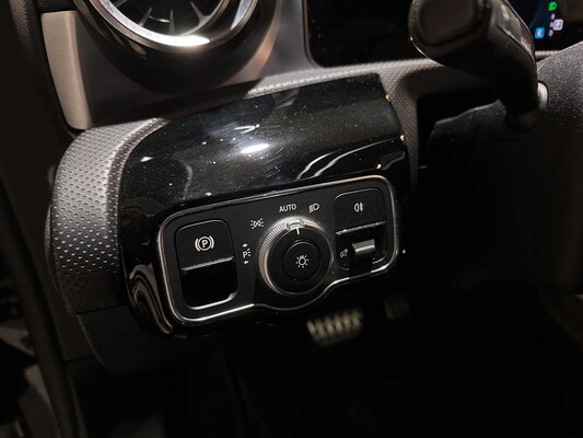 Mercedes-Benz - CLA-klasse - CLA180 d Launch Edition Premium - Personenauto
