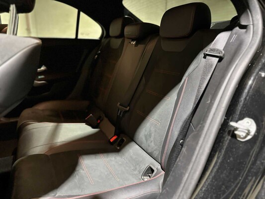 Mercedes-Benz A200 Business Solution AMG A-klasse 161pk 2020, J-049-DZ