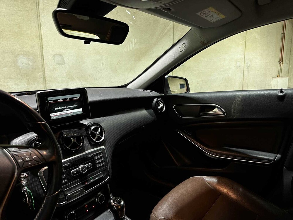 Mercedes-Benz A180 4U3 A-Baureihe 121 PS 2013 (Original-NL), 8-SRR-41