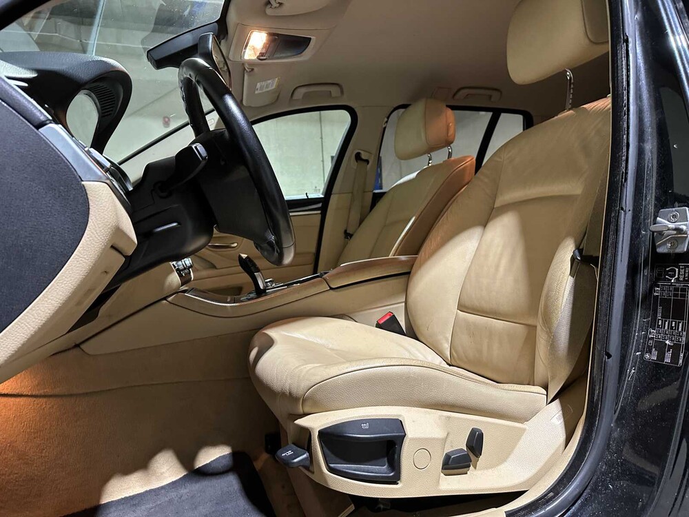 BMW 523i Touring High Executive 204pk 2010 5-serie F11, L-790-VL