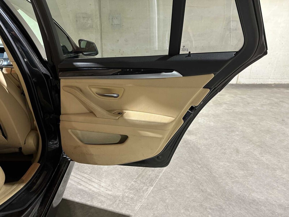 BMW 523i Touring High Executive 204pk 2010 5-serie F11, L-790-VL