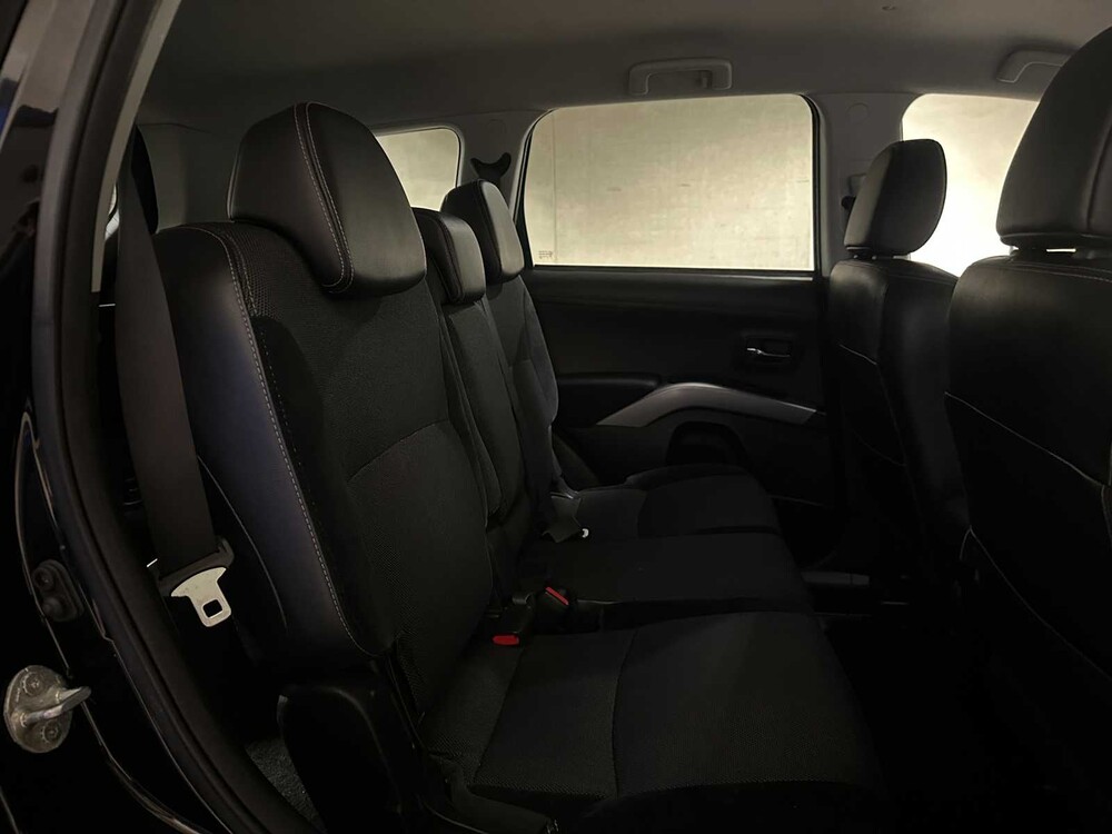 Mitsubishi Outlander 2.0 Intro Edition 147pk 2010 (Origineel-NL) Automaat, 43-NTH-8