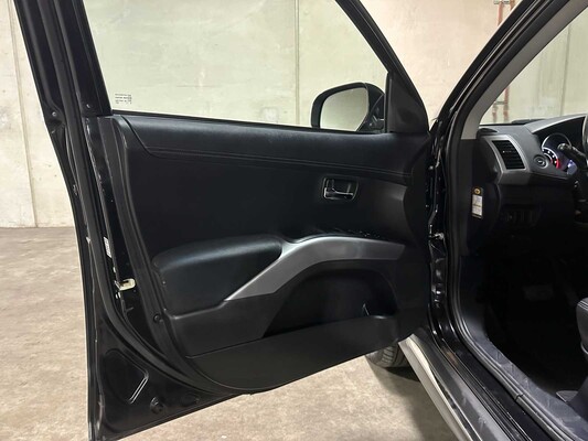 Mitsubishi Outlander 2.0 Intro Edition 147pk 2010 (Origineel-NL) Automaat, 43-NTH-8