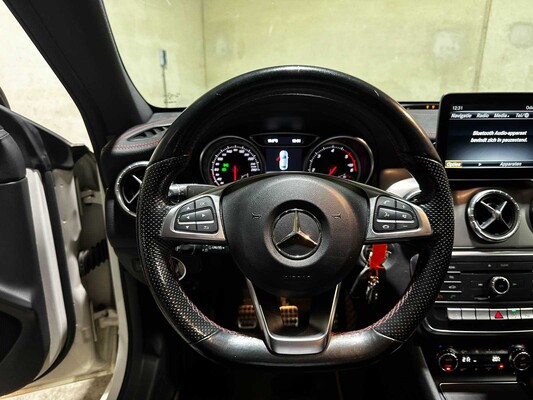Mercedes-Benz CLA200 d Business Solution AMG 136pk 2016 CLA-Klasse