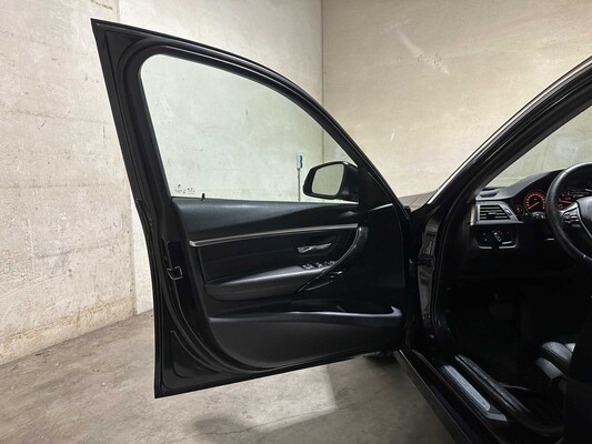 BMW 335d xDrive Touring Luxury 313pk 2015 3-serie, TF-222-V