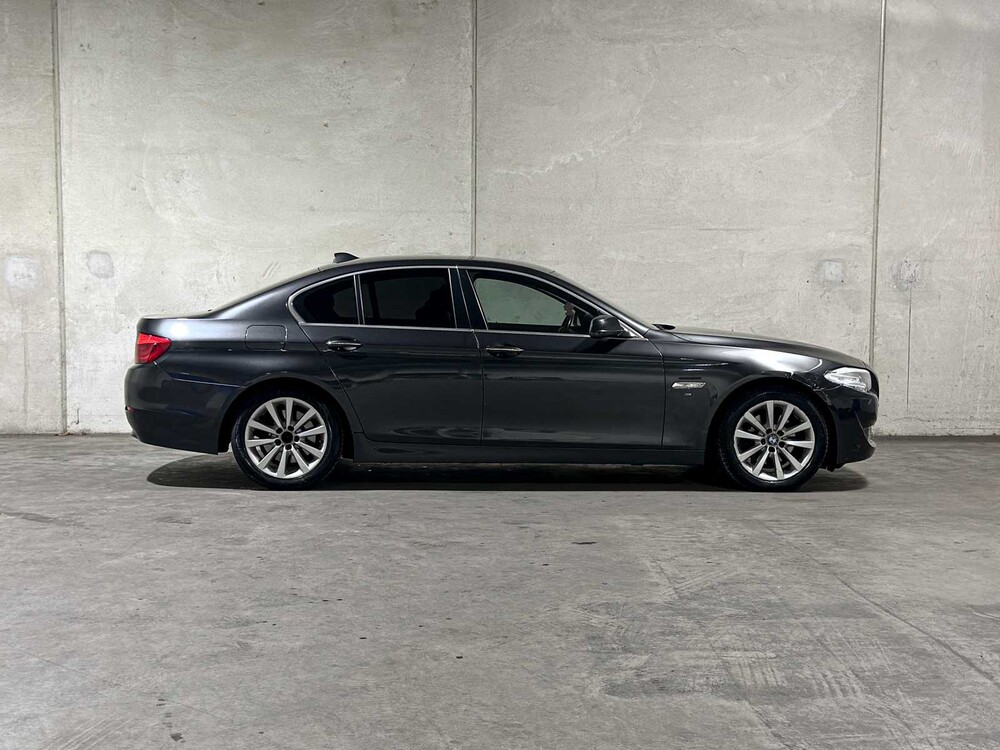BMW 523i High Executive M sport 204pk 2011 5-serie (Origineel-NL), 73-PJN-3