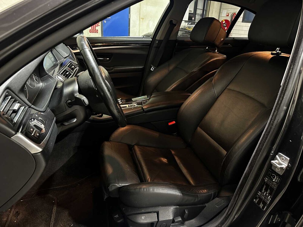 BMW 523i High Executive M sport 204pk 2011 5-serie (Origineel-NL), 73-PJN-3