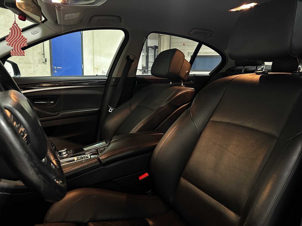 BMW 523i High Executive M sport 204pk 2011 5-serie (Origineel-NL), 73-PJN-3