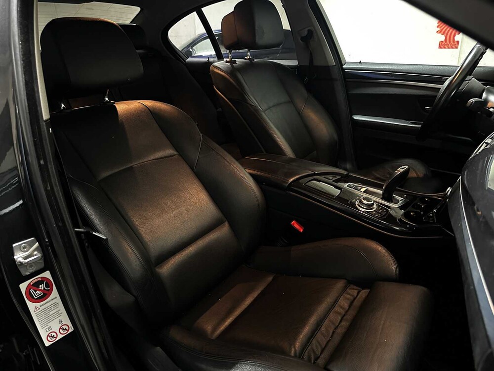BMW 523i High Executive M sport 204pk 2011 5-serie (Origineel-NL), 73-PJN-3