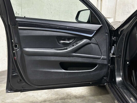 BMW 523i High Executive M Sport 204 PS 2011 5er Baureihe (Original-NL), 73-PJN-3