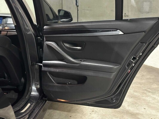 BMW 523i High Executive M sport 204pk 2011 5-serie (Origineel-NL), 73-PJN-3