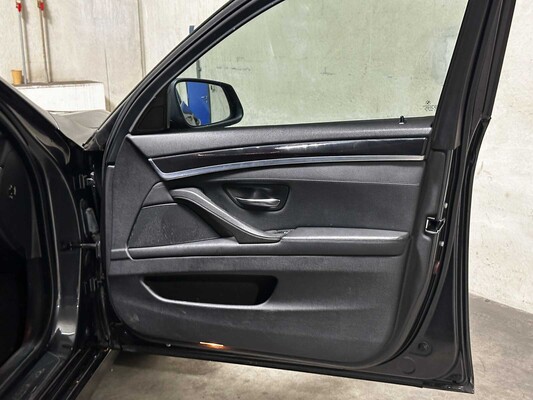 BMW 523i High Executive M sport 204pk 2011 5-serie (Origineel-NL), 73-PJN-3