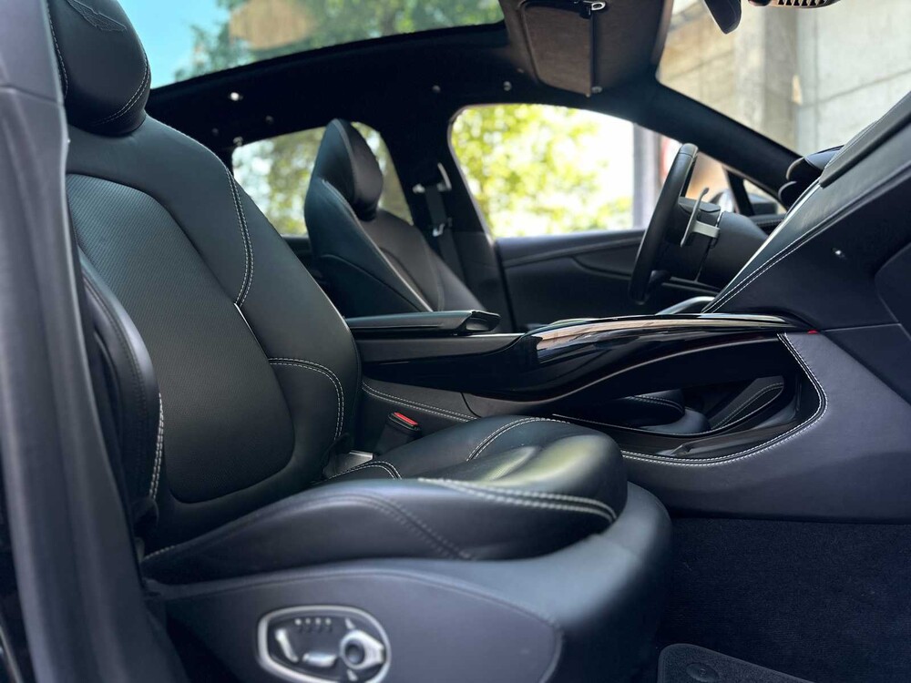 Aston Martin DBX 4.0 V8 1913 551pk 2020 (1 OF 500), HNT-92-V