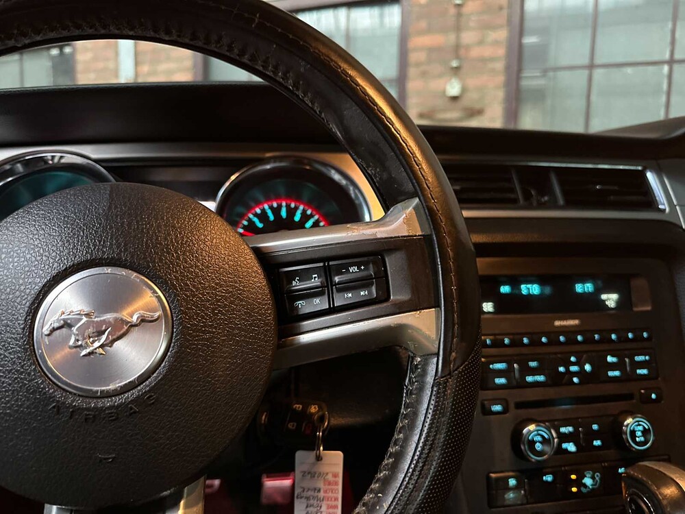 Ford Mustang 3.7 V6 305pk 2013 Coupe