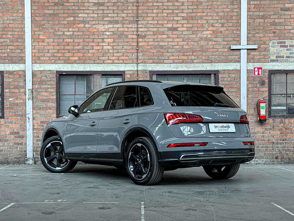 Audi Q5 2.0 TFSI Quattro Sport S Line Black Edition 252pk 2018 (Origineel-NL + 1e Eigenaar), TT-931-B
