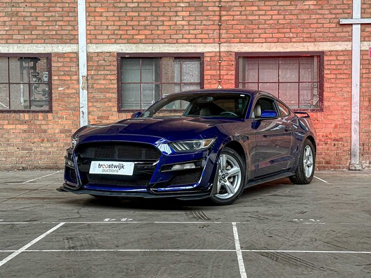 Luxury en sports cars te Milsbeek