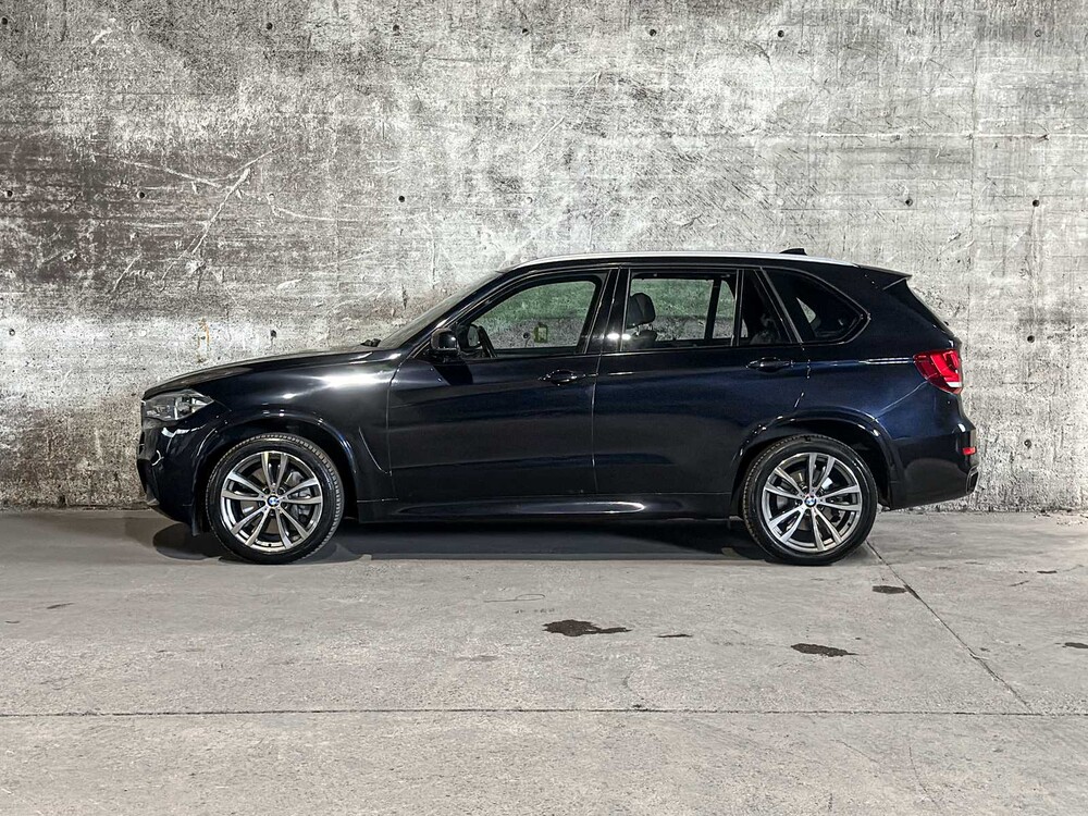 BMW X5 xDrive50i High Executive 7-Persoons 4.4 V8 449pk 2014 (Origineel-NL), 6-TBH-12