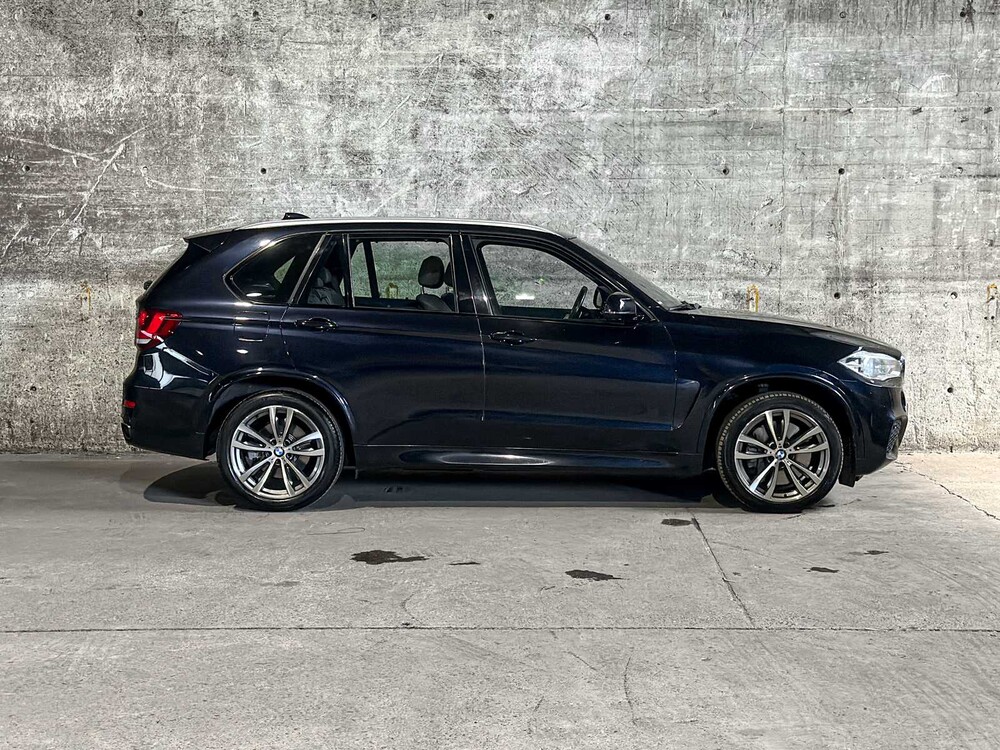 BMW X5 xDrive50i High Executive 7-Persoons 4.4 V8 449pk 2014 (Origineel-NL), 6-TBH-12