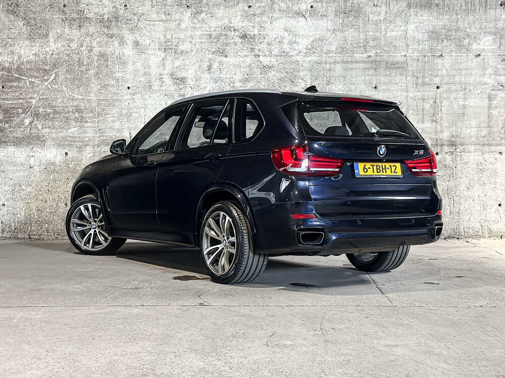 BMW X5 xDrive50i High Executive 7-Persoons 4.4 V8 449pk 2014 (Origineel-NL), 6-TBH-12