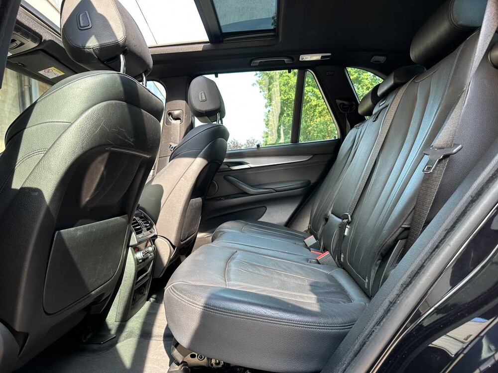 BMW X5 xDrive50i High Executive 7-Persoons 4.4 V8 449pk 2014 (Origineel-NL), 6-TBH-12