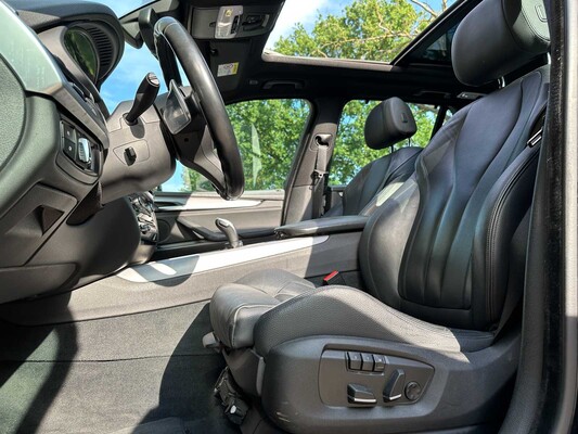 BMW X5 xDrive50i High Executive 7-Persoons 4.4 V8 449pk 2014 (Origineel-NL), 6-TBH-12