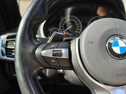 BMW X5 xDrive50i High Executive 7-Persoons 4.4 V8 449pk 2014 (Origineel-NL), 6-TBH-12