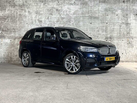 BMW X5 xDrive50i High Executive 7-Persoons 4.4 V8 449pk 2014 (Origineel-NL), 6-TBH-12