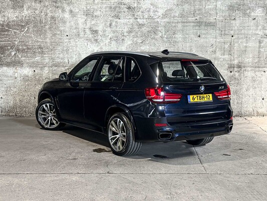 BMW X5 xDrive50i High Executive 7-Persoons 4.4 V8 449pk 2014 (Origineel-NL), 6-TBH-12