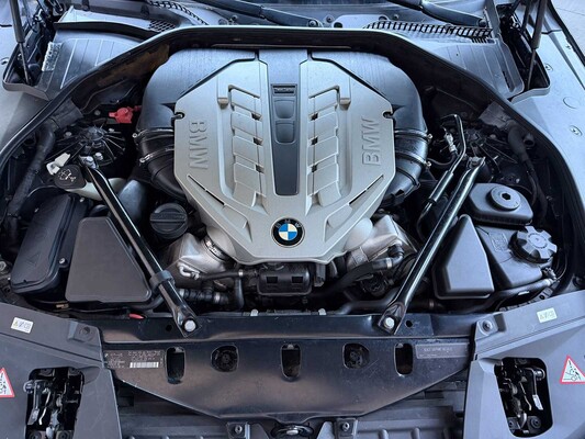 BMW 750Li xDrive 4.4 V8 7-serie 408pk 2012
