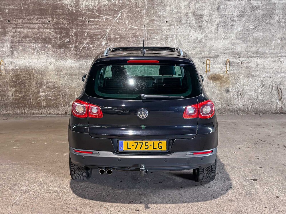 Volkswagen Tiguan 2.0 TSI Track&Field 4Motion 200pk 2008, L-775-LG