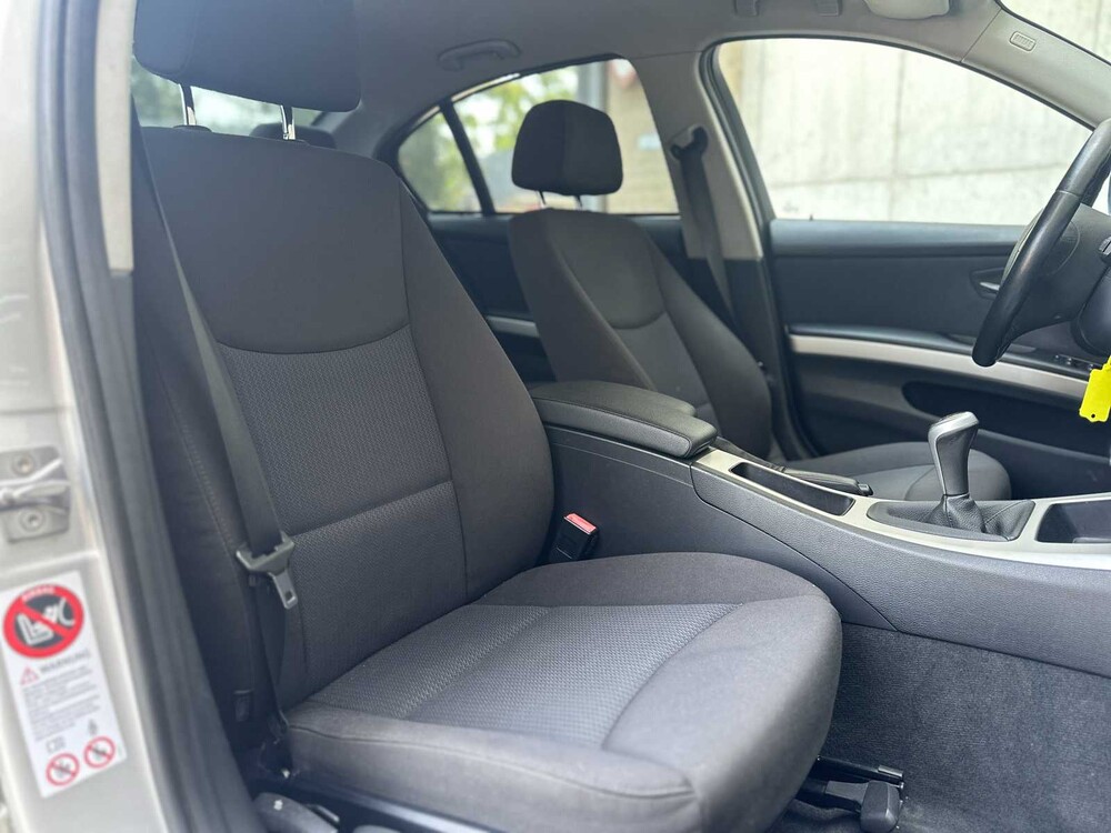 BMW 318i 2.0 3-serie 143pk 2010, S-579-NP