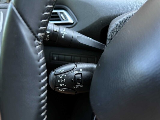 Peugeot 308 1.6 THP Blue Lease Premium 154pk 2014, 3-TGR-06