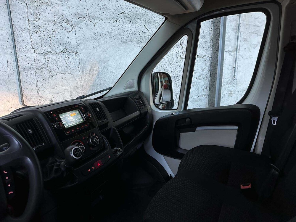 Peugeot Boxer 335 2.2 HDI L3H2 XR DC 6-Persoons 150pk 2016 Bedrijfswagen, V-165-GX
