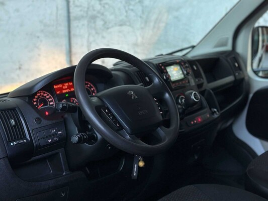 Peugeot Boxer 335 2.2 HDI L3H2 XR DC 6-Persoons 150pk 2016 Bedrijfswagen, V-165-GX